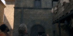 HouseOfTheDragon_3x02-QueensLanding_04303