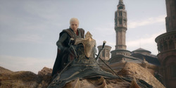HouseOfTheDragon_3x02-QueensLanding_04374