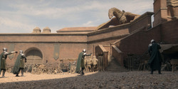 HouseOfTheDragon_3x02-QueensLanding_04391