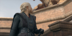 HouseOfTheDragon_3x02-QueensLanding_04400