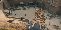 HouseOfTheDragon_3x02-QueensLanding_04409