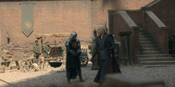 HouseOfTheDragon_3x02-QueensLanding_04418