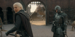 HouseOfTheDragon_3x02-QueensLanding_04430