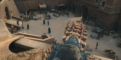 HouseOfTheDragon_3x02-QueensLanding_04441