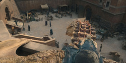 HouseOfTheDragon_3x02-QueensLanding_04444