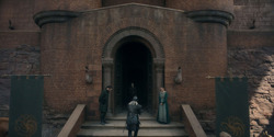 HouseOfTheDragon_3x02-QueensLanding_04460