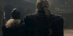 HouseOfTheDragon_3x02-QueensLanding_04479