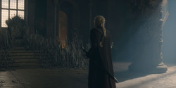 HouseOfTheDragon_3x02-QueensLanding_04889