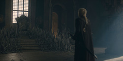 HouseOfTheDragon_3x02-QueensLanding_04893