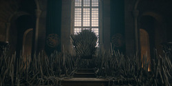 HouseOfTheDragon_3x02-QueensLanding_04916