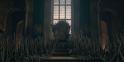 HouseOfTheDragon_3x02-QueensLanding_04918
