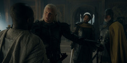 HouseOfTheDragon_3x02-QueensLanding_04994