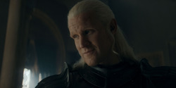 HouseOfTheDragon_3x02-QueensLanding_05053