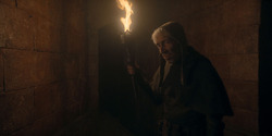HouseOfTheDragon_3x02-QueensLanding_05145