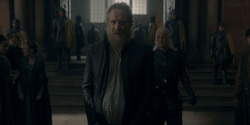 HouseOfTheDragon_3x02-QueensLanding_05293
