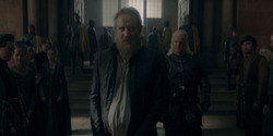 HouseOfTheDragon_3x02-QueensLanding_05295