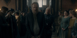 HouseOfTheDragon_3x02-QueensLanding_05303