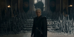 HouseOfTheDragon_3x02-QueensLanding_05315