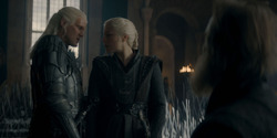 HouseOfTheDragon_3x02-QueensLanding_05359