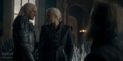 HouseOfTheDragon_3x02-QueensLanding_05360