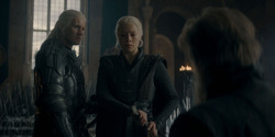 HouseOfTheDragon_3x02-QueensLanding_05396