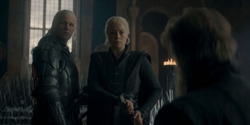 HouseOfTheDragon_3x02-QueensLanding_05399