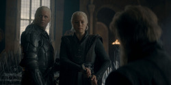 HouseOfTheDragon_3x02-QueensLanding_05400