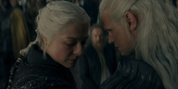 HouseOfTheDragon_3x02-QueensLanding_05411