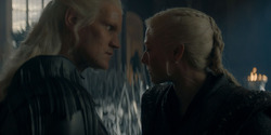 HouseOfTheDragon_3x02-QueensLanding_05414