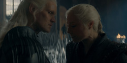 HouseOfTheDragon_3x02-QueensLanding_05417