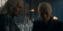 HouseOfTheDragon_3x02-QueensLanding_05427