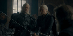 HouseOfTheDragon_3x02-QueensLanding_05455