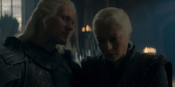 HouseOfTheDragon_3x02-QueensLanding_05489