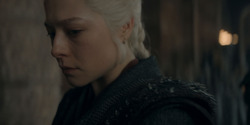 HouseOfTheDragon_3x02-QueensLanding_05506