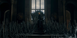 HouseOfTheDragon_3x02-QueensLanding_05694