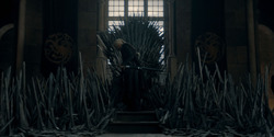 HouseOfTheDragon_3x02-QueensLanding_05710