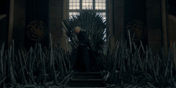 HouseOfTheDragon_3x02-QueensLanding_05713