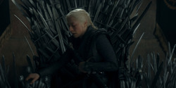 HouseOfTheDragon_3x02-QueensLanding_05714
