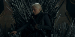 HouseOfTheDragon_3x02-QueensLanding_05716