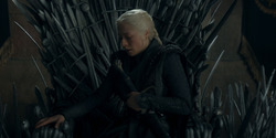 HouseOfTheDragon_3x02-QueensLanding_05723
