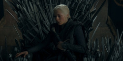 HouseOfTheDragon_3x02-QueensLanding_05725