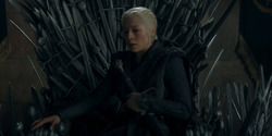 HouseOfTheDragon_3x02-QueensLanding_05728
