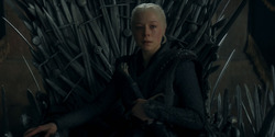 HouseOfTheDragon_3x02-QueensLanding_05735