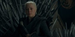 HouseOfTheDragon_3x02-QueensLanding_05744