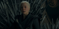 HouseOfTheDragon_3x02-QueensLanding_05747