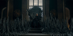 HouseOfTheDragon_3x02-QueensLanding_05774