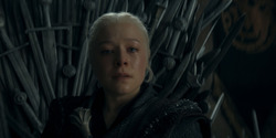 HouseOfTheDragon_3x02-QueensLanding_05793