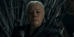 HouseOfTheDragon_3x02-QueensLanding_05802