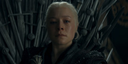 HouseOfTheDragon_3x02-QueensLanding_05804