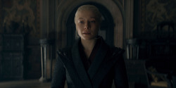 HouseOfTheDragon_3x03-RhaenyraTriumphant_0471